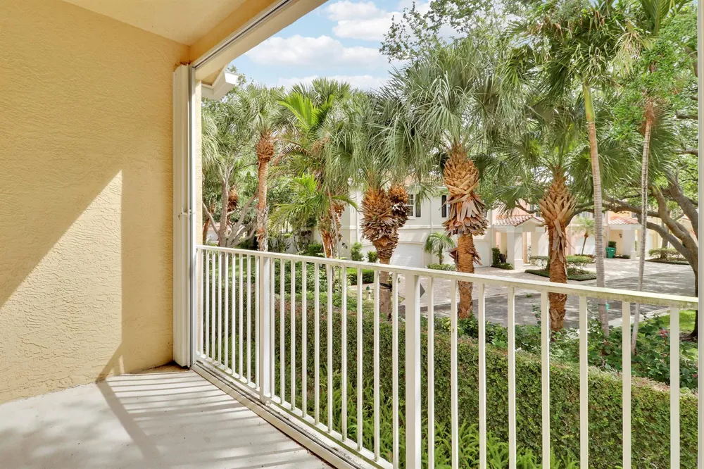 104 Lighthouse Circle #H Tequesta, FL 33469