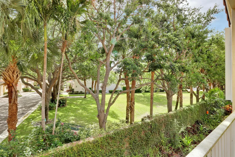 104 Lighthouse Circle #H Tequesta, FL 33469