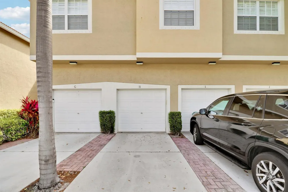 104 Lighthouse Circle #H Tequesta, FL 33469
