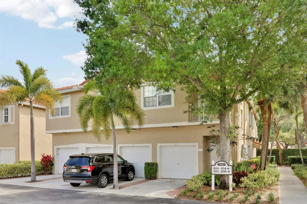 104 Lighthouse Circle #H Tequesta, FL 33469