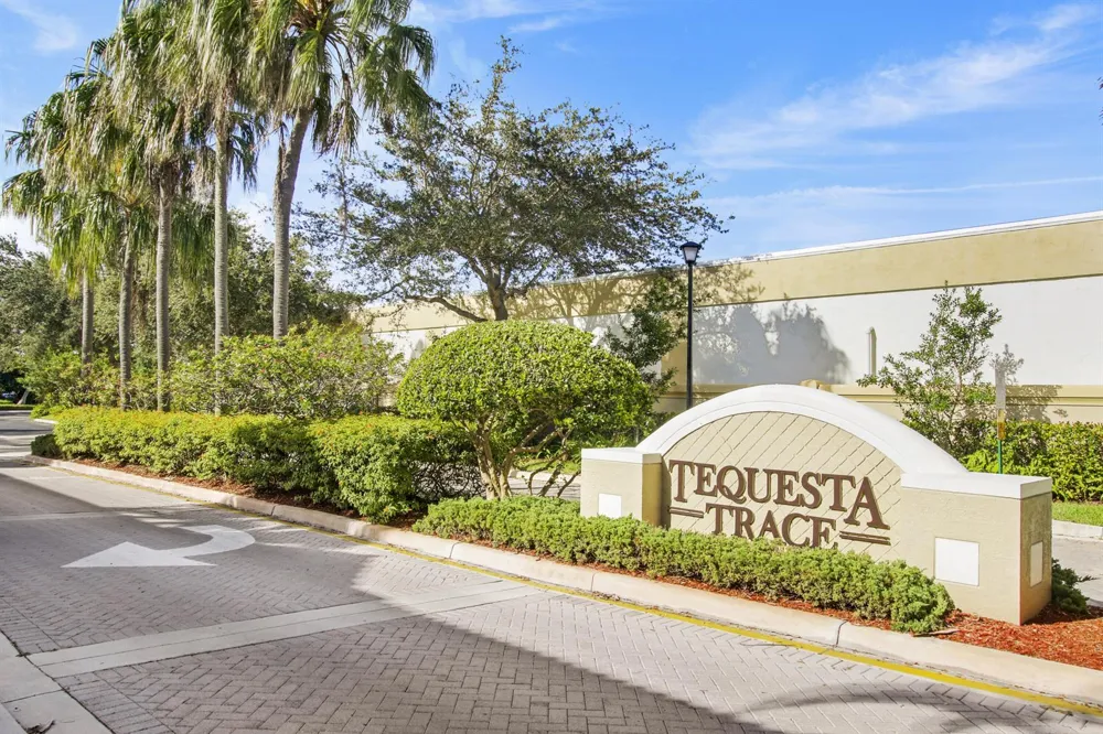 104 Lighthouse Circle #H Tequesta, FL 33469