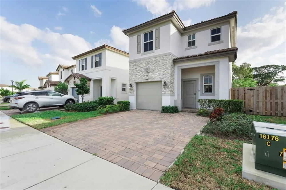 2441 NW 131st Circle #2441 Miami, FL 33167