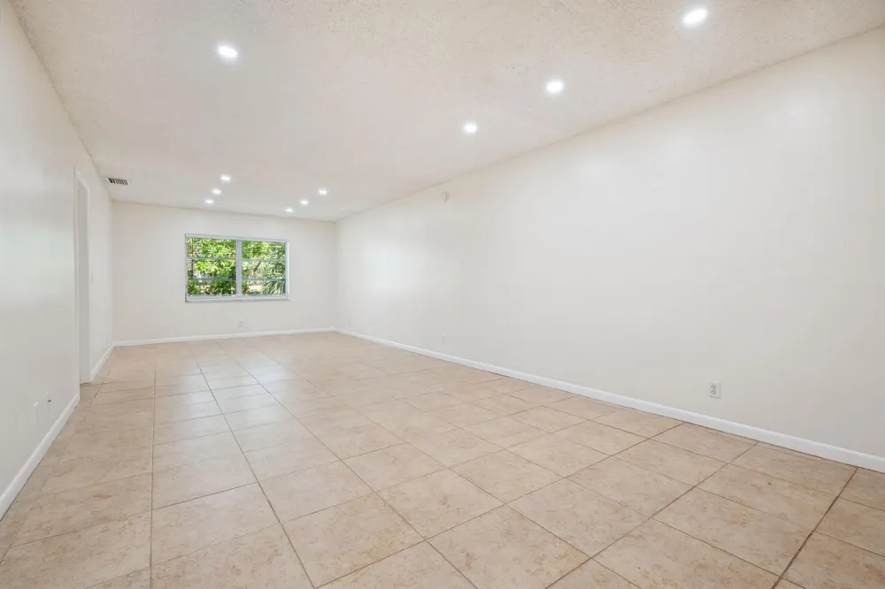 308 Southwind Court #6 North Palm Beach, FL 33408