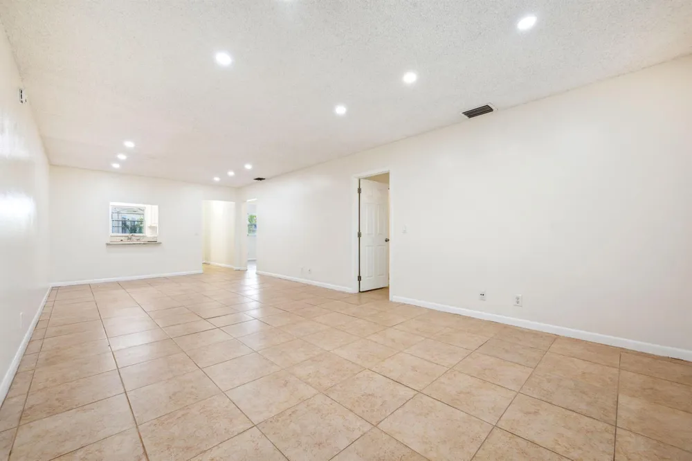 308 Southwind Court #6 North Palm Beach, FL 33408