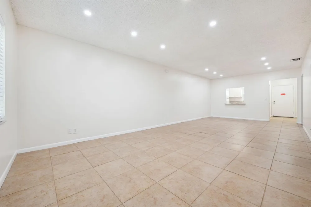 308 Southwind Court #6 North Palm Beach, FL 33408