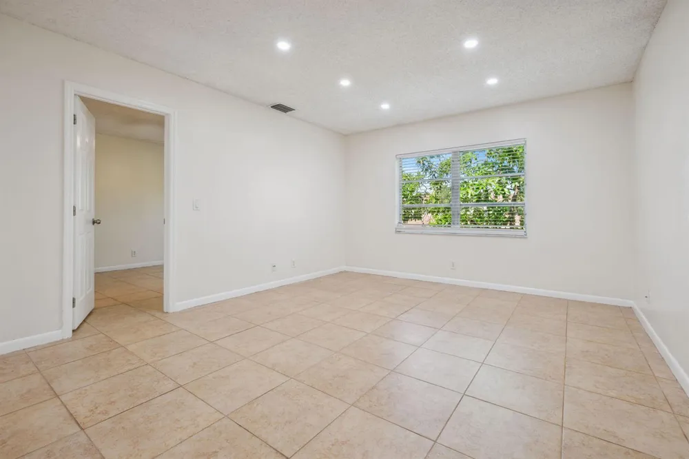 308 Southwind Court #6 North Palm Beach, FL 33408