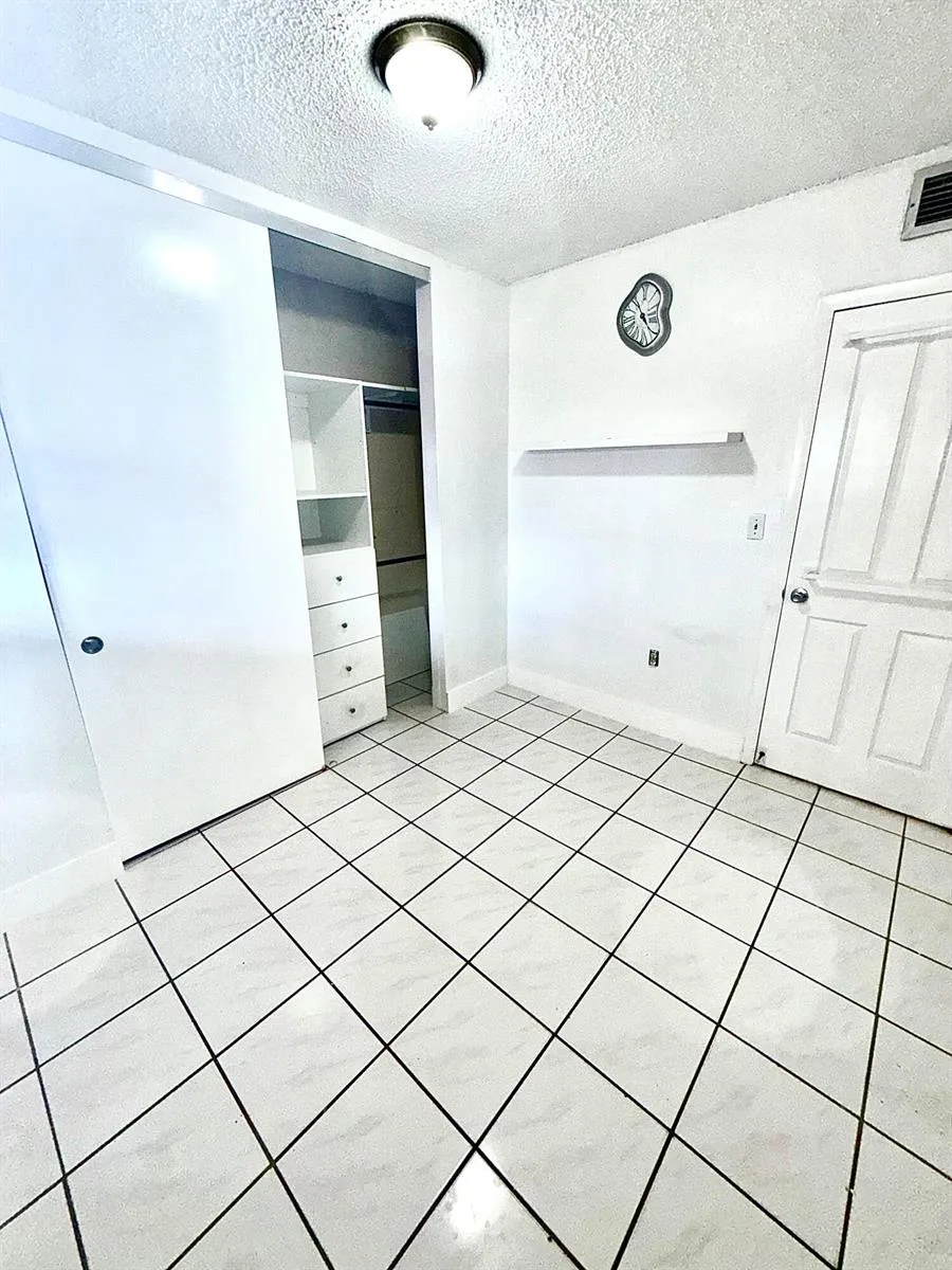 4050 NW 135th Street #22-1 Opa-Locka, FL 33054
