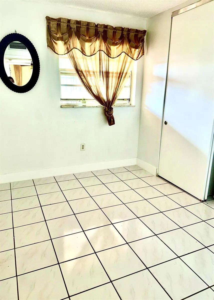 4050 NW 135th Street #22-1 Opa-Locka, FL 33054