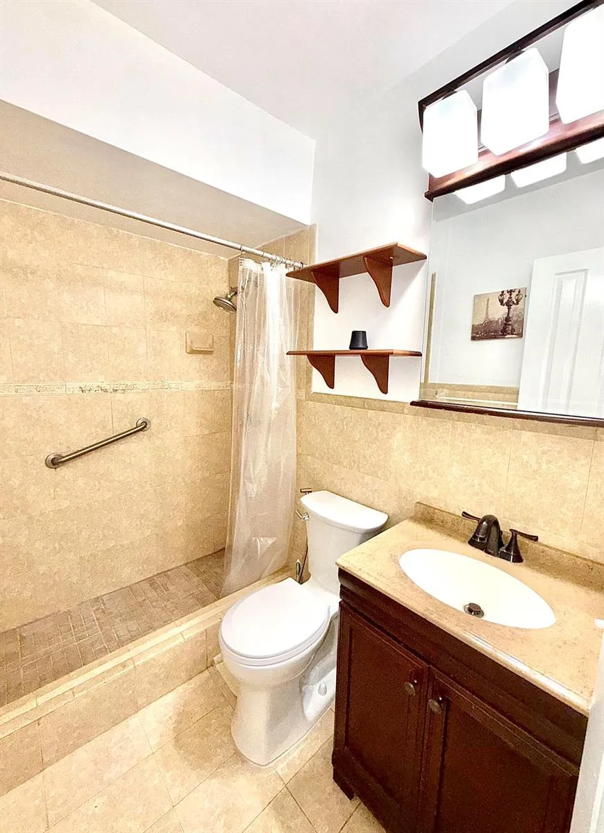 4050 NW 135th Street #22-1 Opa-Locka, FL 33054