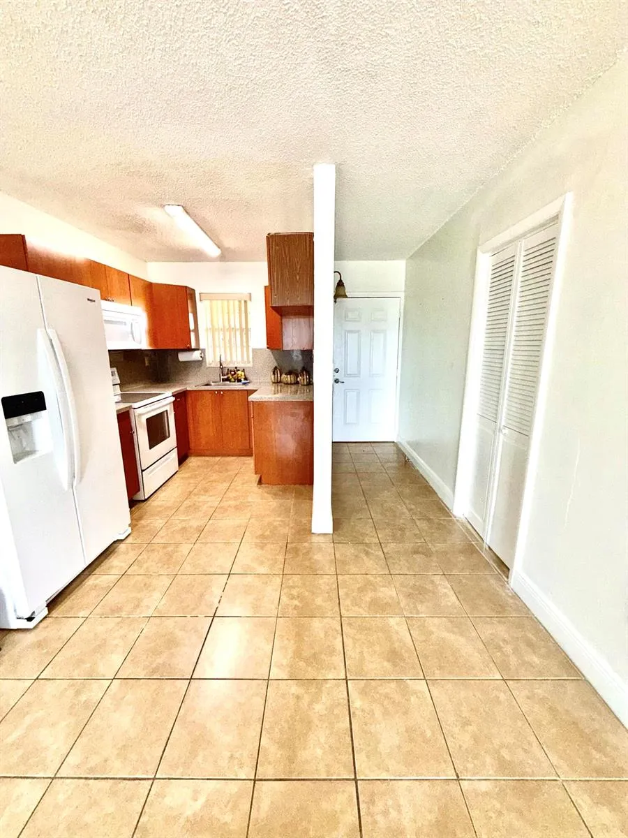 4050 NW 135th Street #22-1 Opa-Locka, FL 33054