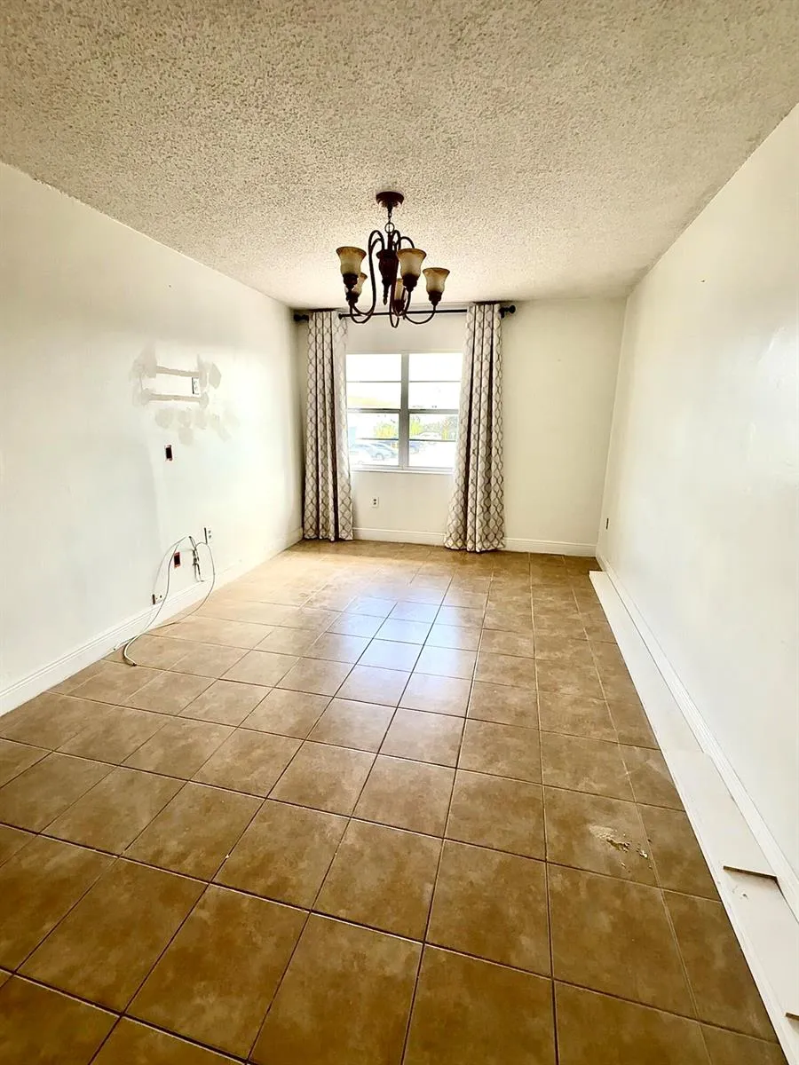 4050 NW 135th Street #22-1 Opa-Locka, FL 33054