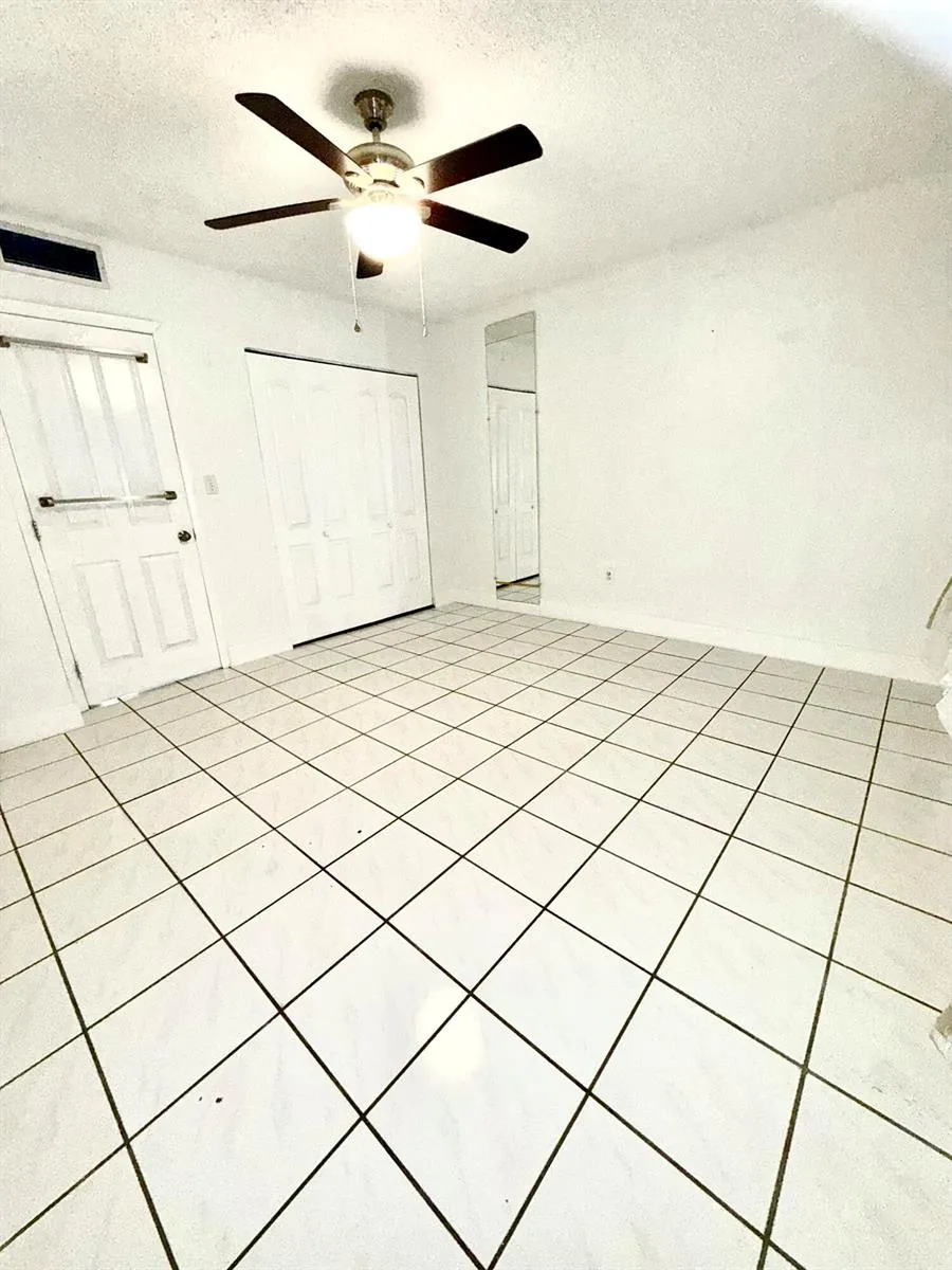 4050 NW 135th Street #22-1 Opa-Locka, FL 33054