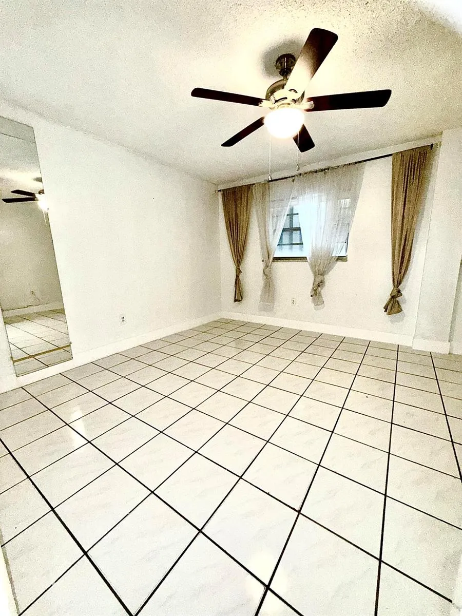 4050 NW 135th Street #22-1 Opa-Locka, FL 33054