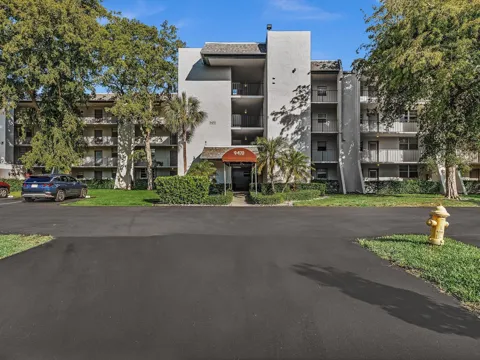 9470 Poinciana Place #303