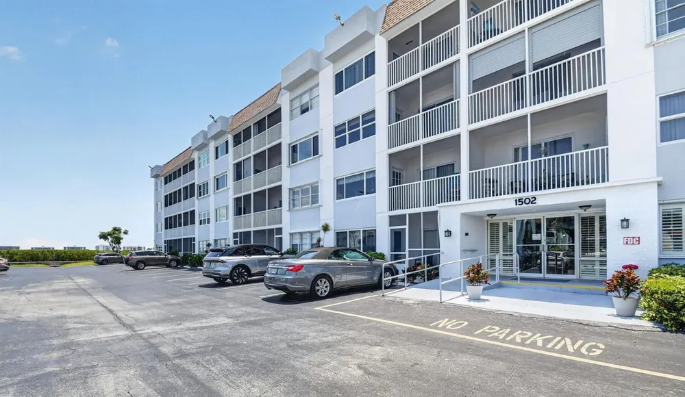 1502 S Lakeside Drive #214 