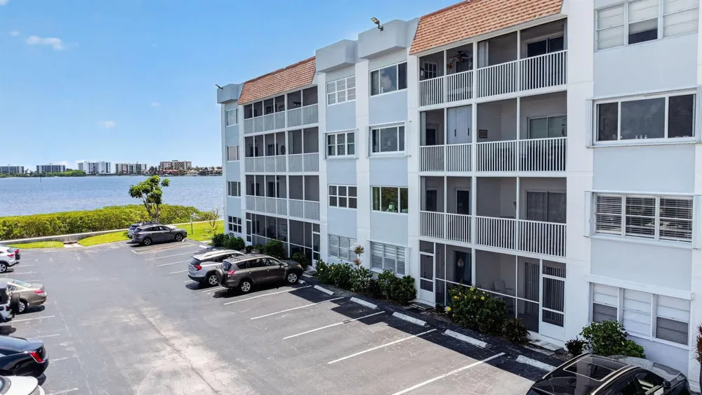 1502 S Lakeside Drive #214 