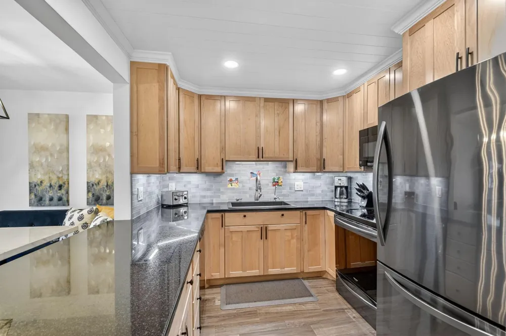 1502 S Lakeside Drive #214 