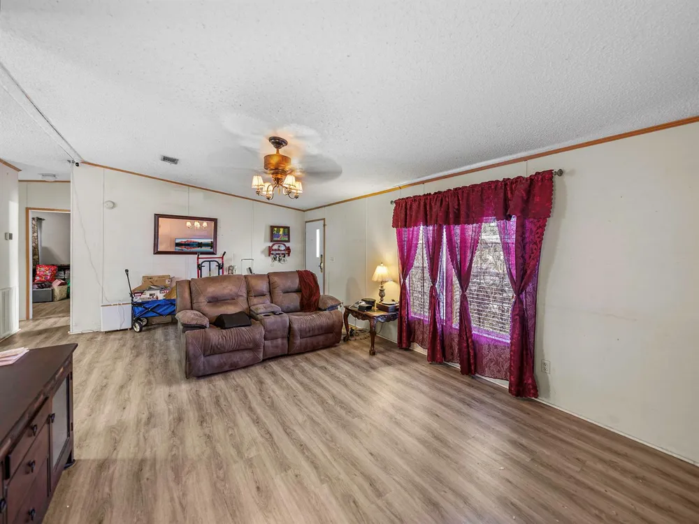 11404 Lithia Pinecrest Road 