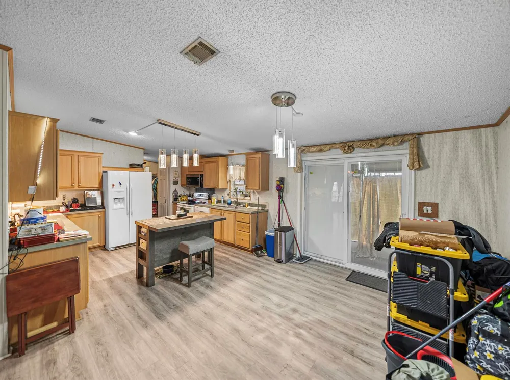 11404 Lithia Pinecrest Road 