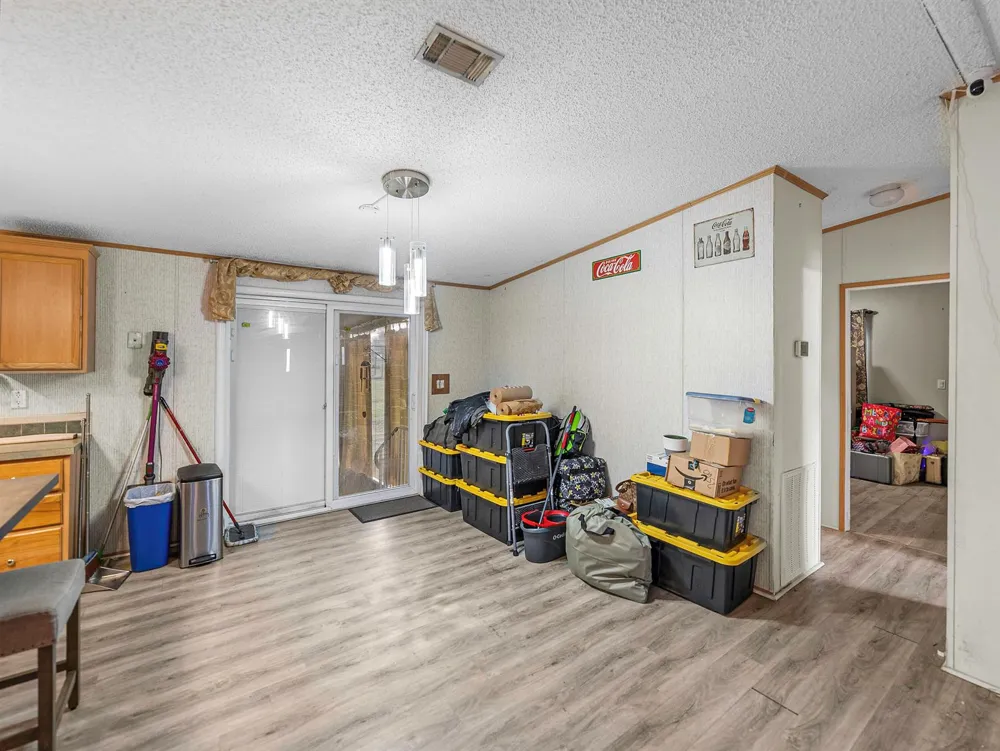 11404 Lithia Pinecrest Road 