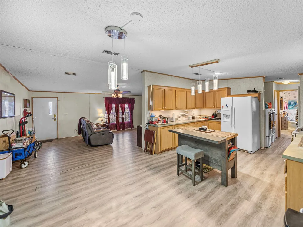 11404 Lithia Pinecrest Road 