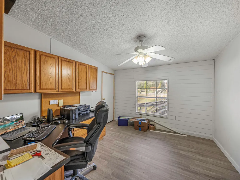 11404 Lithia Pinecrest Road 