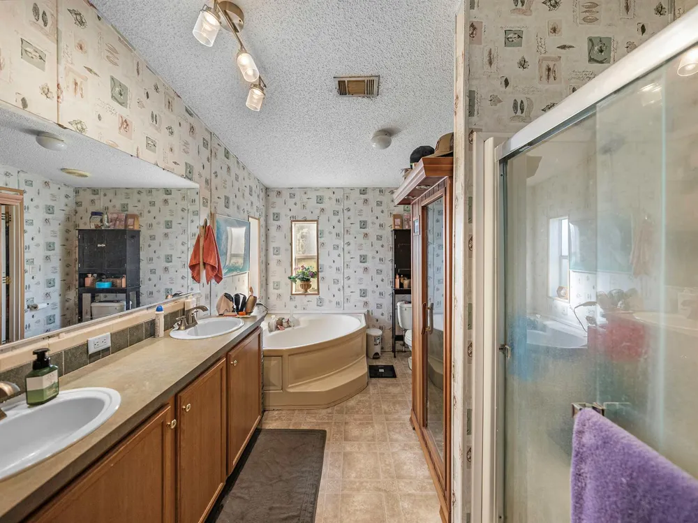 11404 Lithia Pinecrest Road 