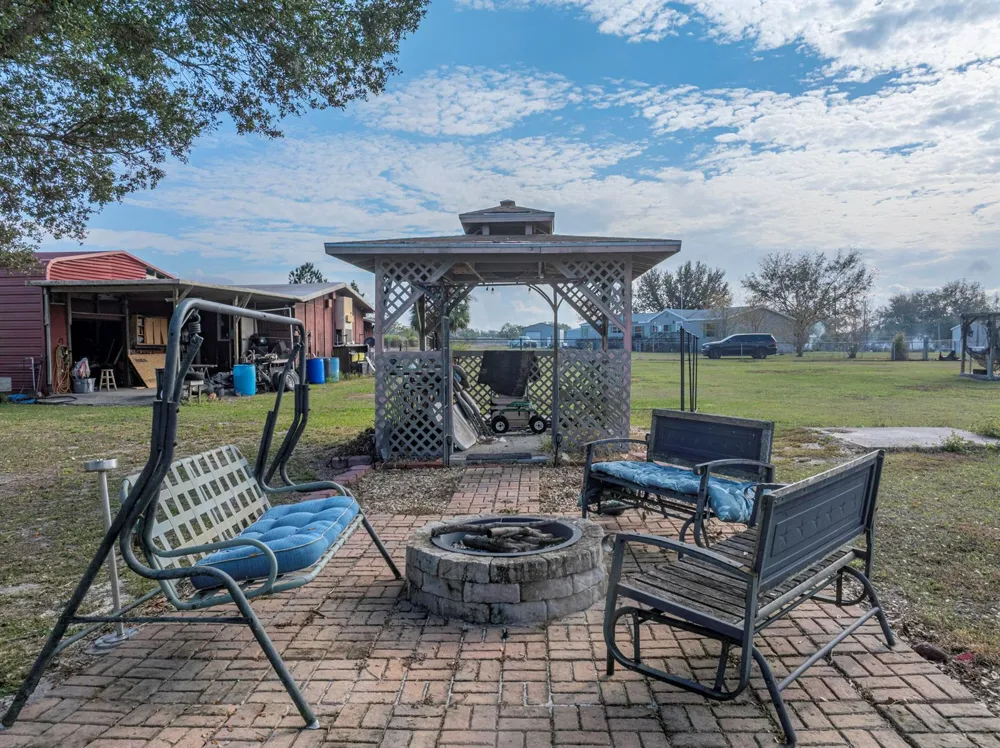 11404 Lithia Pinecrest Road 