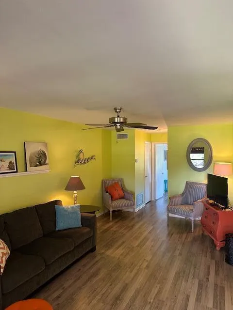 16 Vista Palm Lane #205