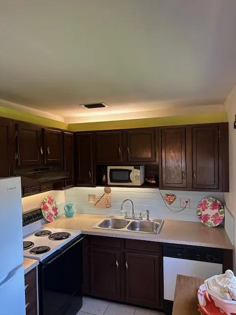 16 Vista Palm Lane #205 Vero Beach, FL 32962