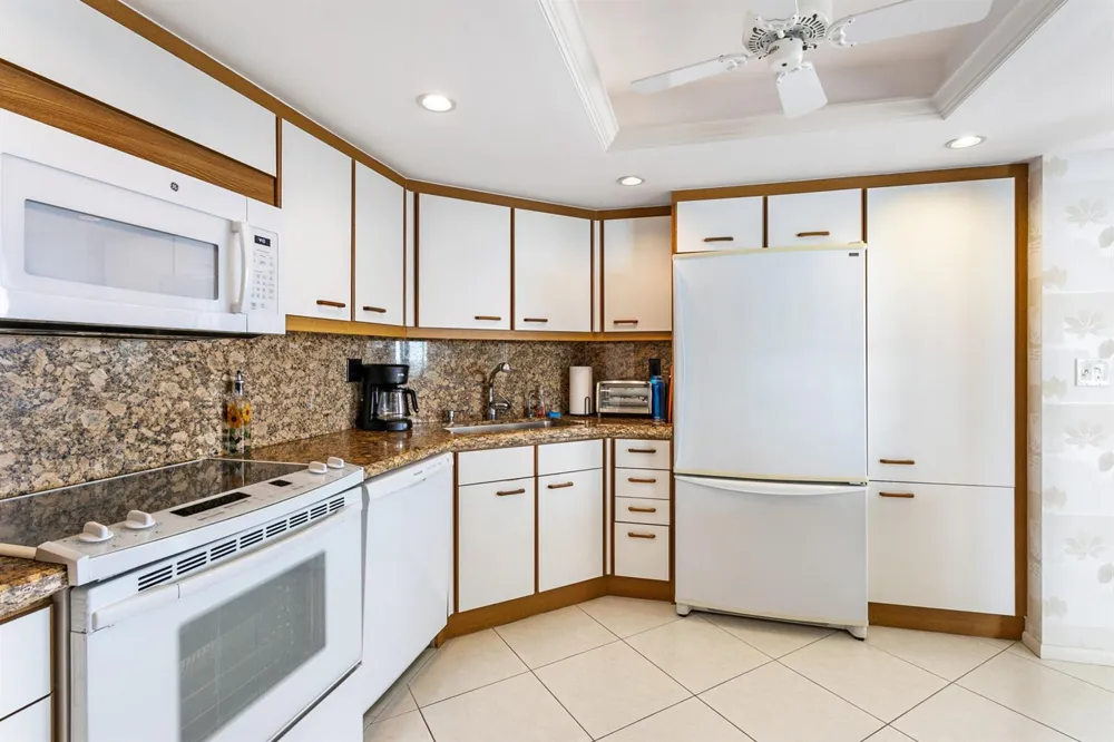 5070 Ocean Drive #21c Singer Island, FL 33404