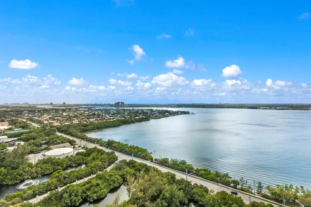 5070 Ocean Drive #21c Singer Island, FL 33404