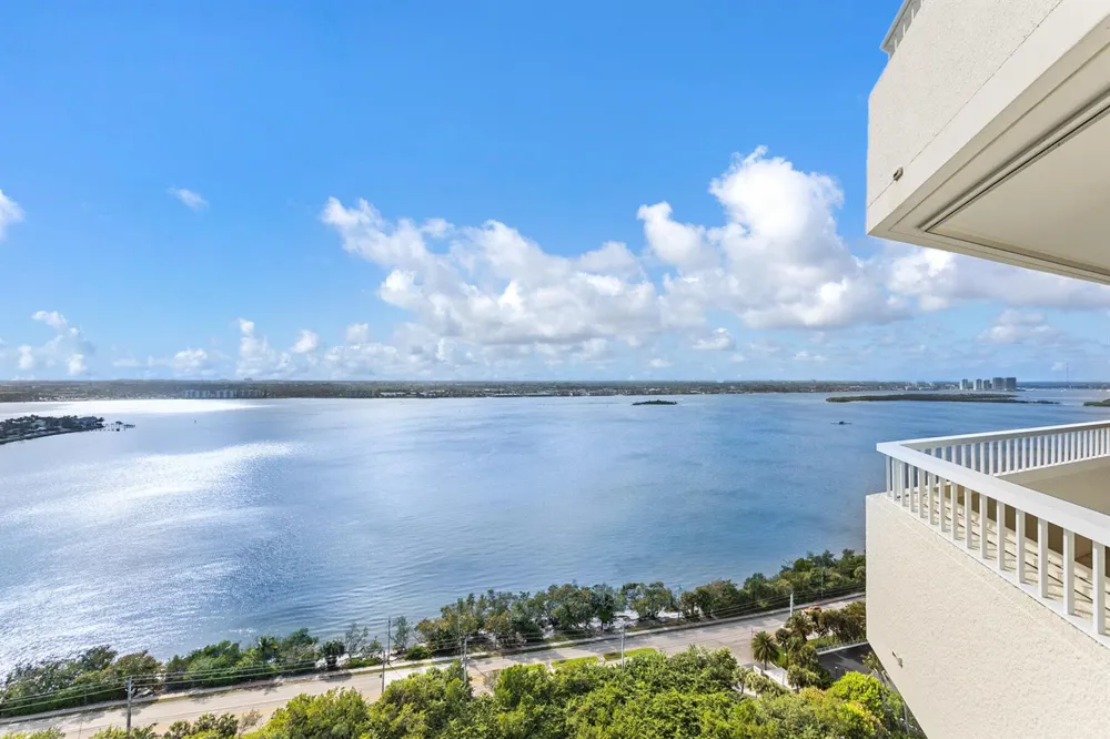 5070 Ocean Drive #21c Singer Island, FL 33404