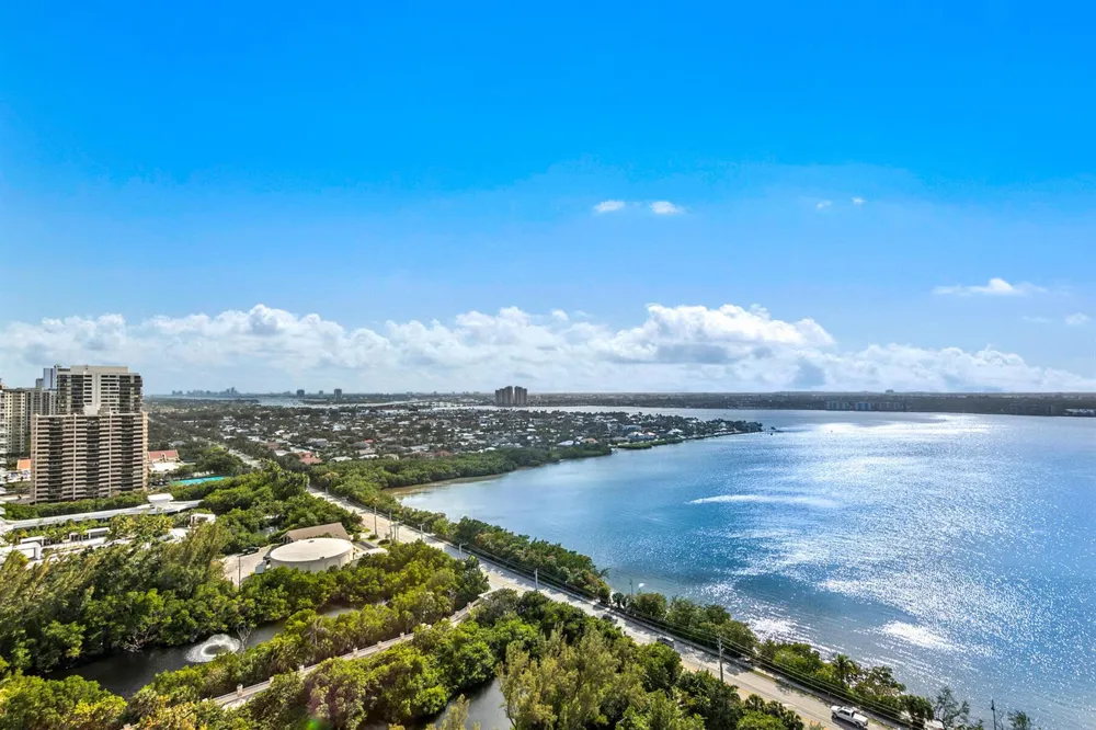 5070 Ocean Drive #21c Singer Island, FL 33404
