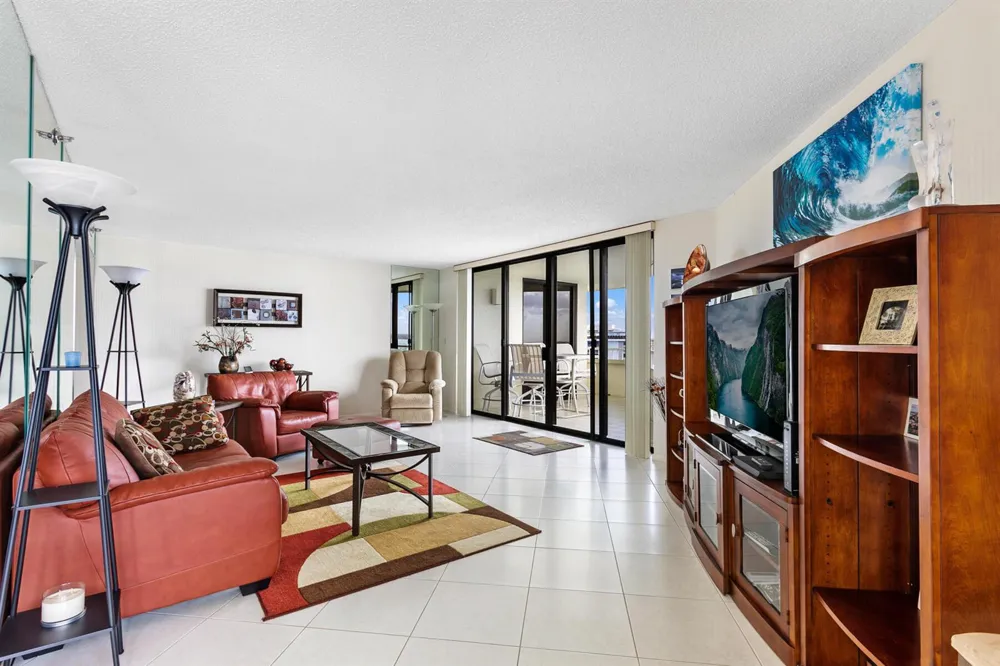 5070 Ocean Drive #21c Singer Island, FL 33404