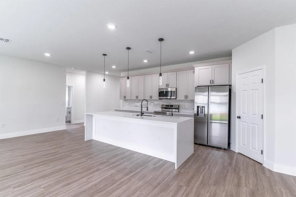 983 NW Pace Dr Drive NW Palm Bay, FL 32907