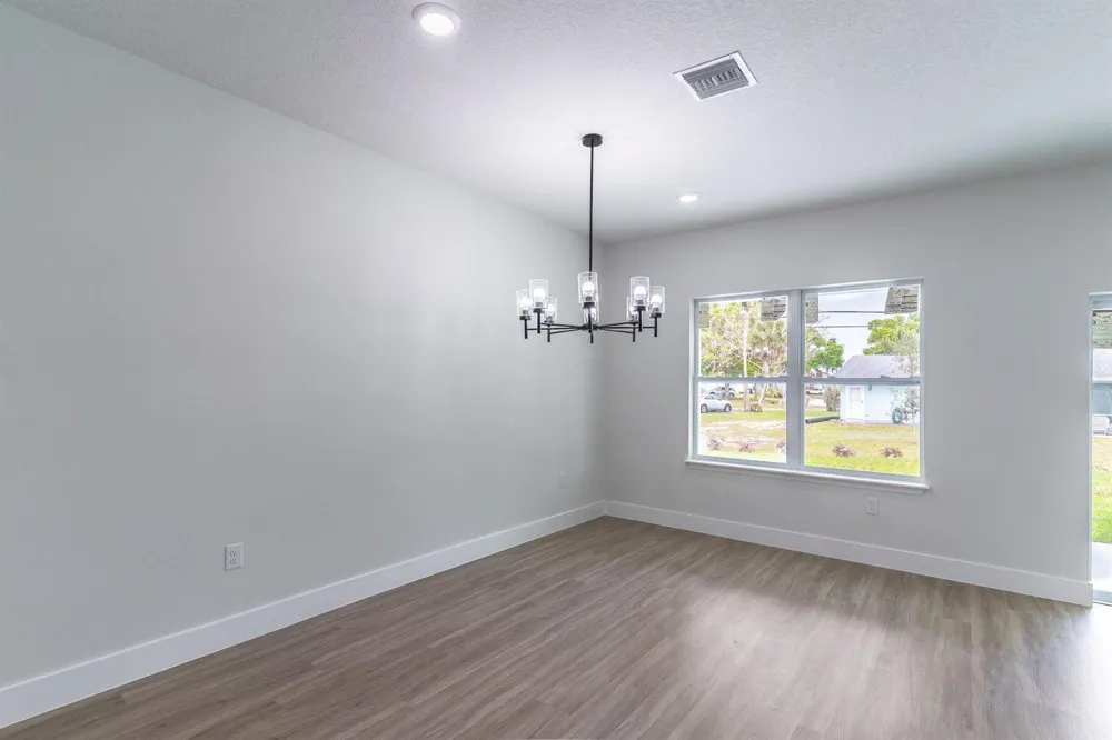 983 NW Pace Dr Drive NW Palm Bay, FL 32907