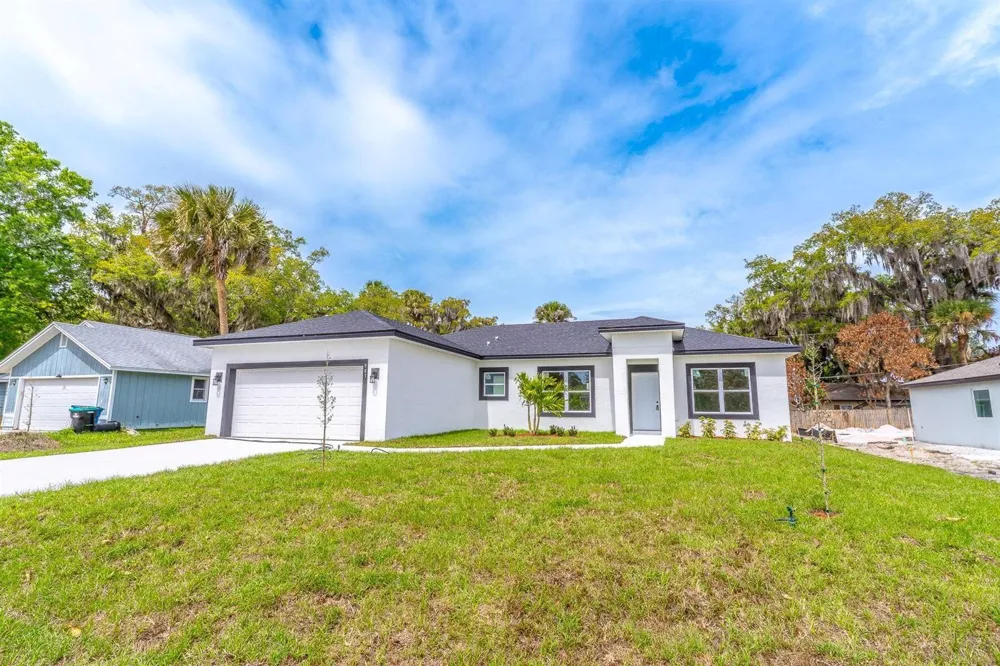 983 NW Pace Dr Drive NW Palm Bay, FL 32907