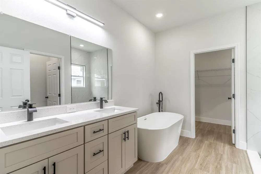 983 NW Pace Dr Drive NW Palm Bay, FL 32907