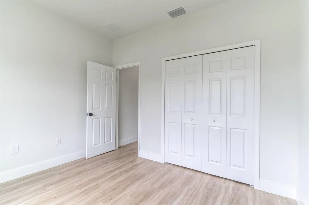 983 NW Pace Dr Drive NW Palm Bay, FL 32907