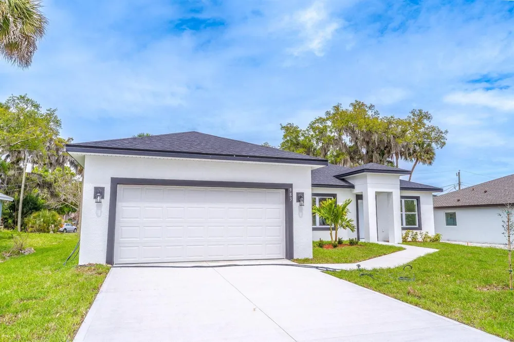 983 NW Pace Dr Drive NW Palm Bay, FL 32907