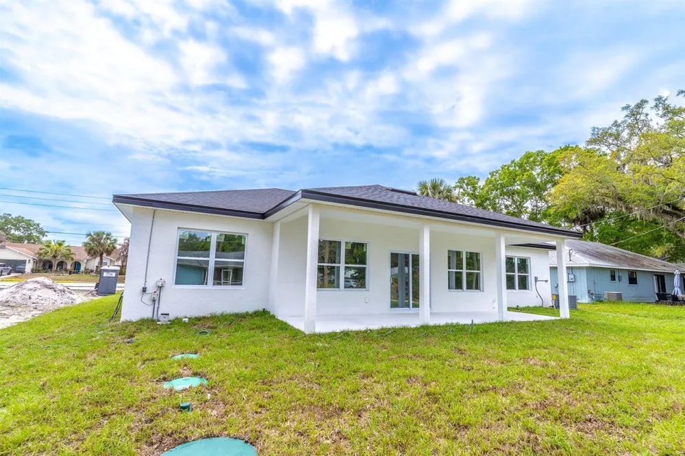 983 NW Pace Dr Drive NW Palm Bay, FL 32907