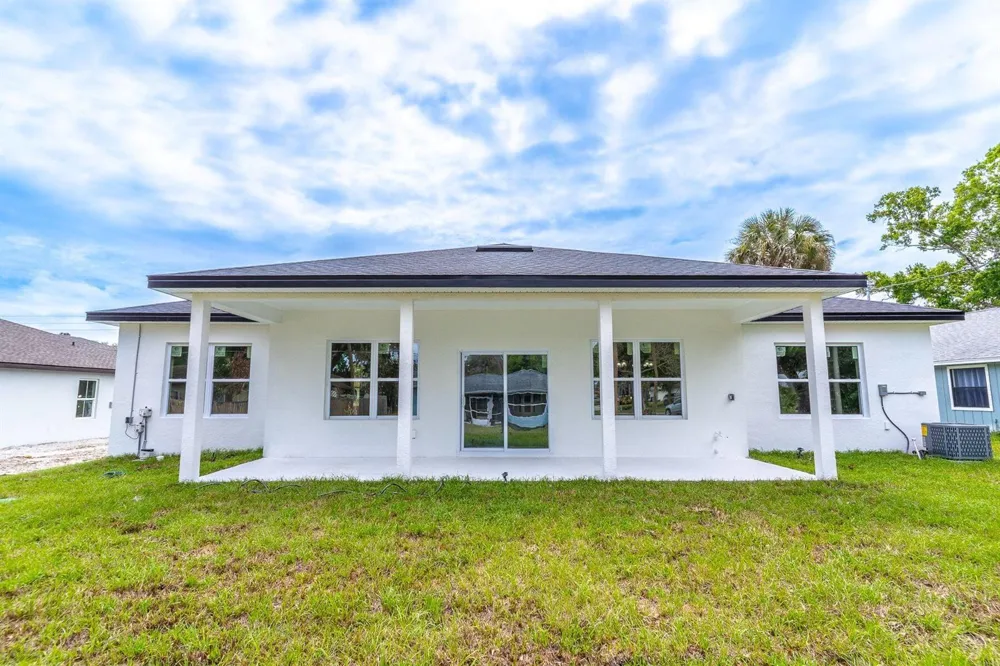 983 NW Pace Dr Drive NW Palm Bay, FL 32907