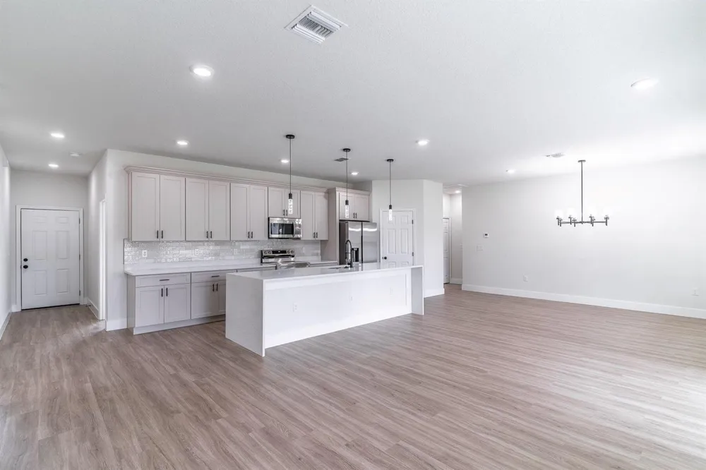983 NW Pace Dr Drive NW Palm Bay, FL 32907