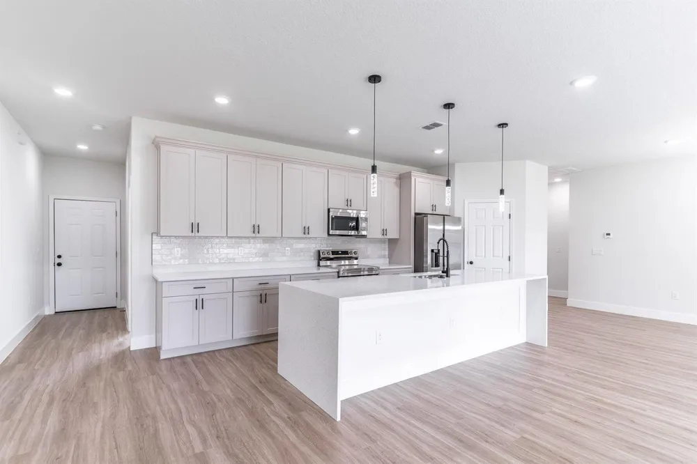 983 NW Pace Dr Drive NW Palm Bay, FL 32907