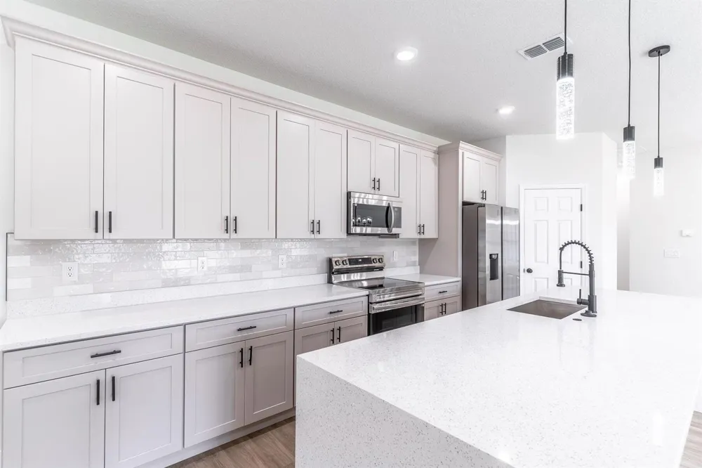 983 NW Pace Dr Drive NW Palm Bay, FL 32907