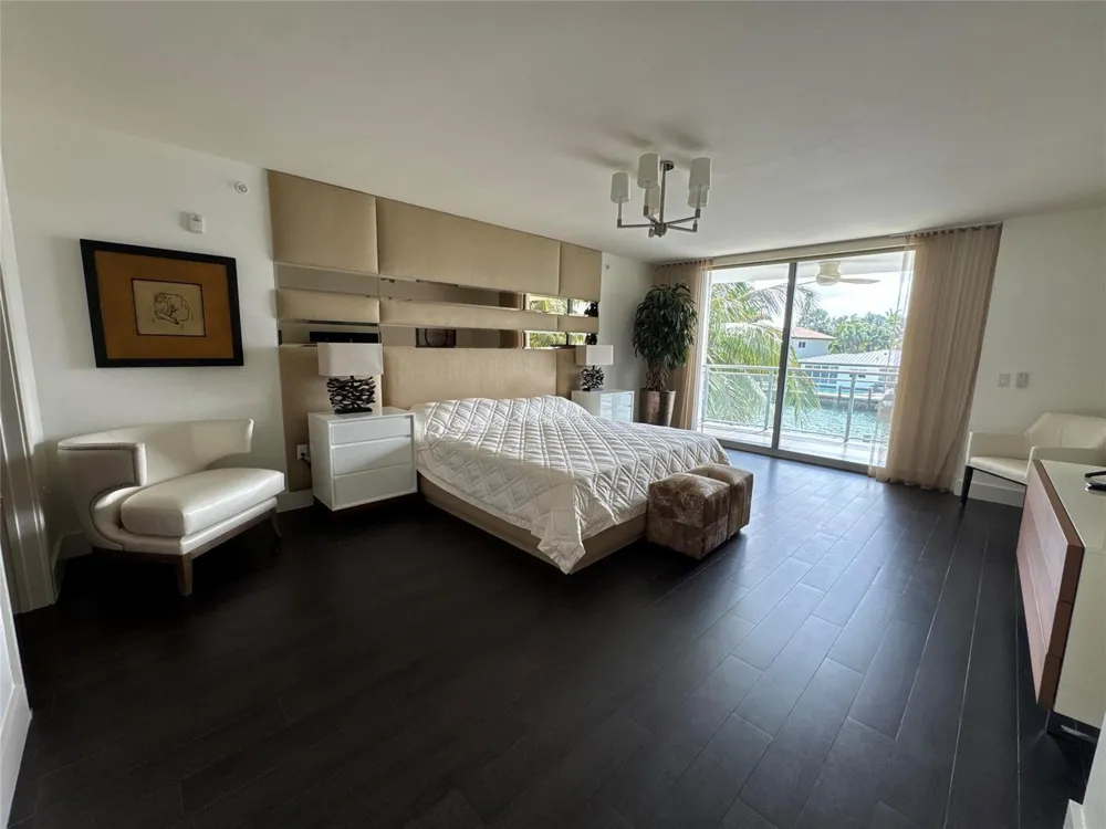 9400 W Bay Harbor Drive #202 Bay Harbor Islands, FL 33154
