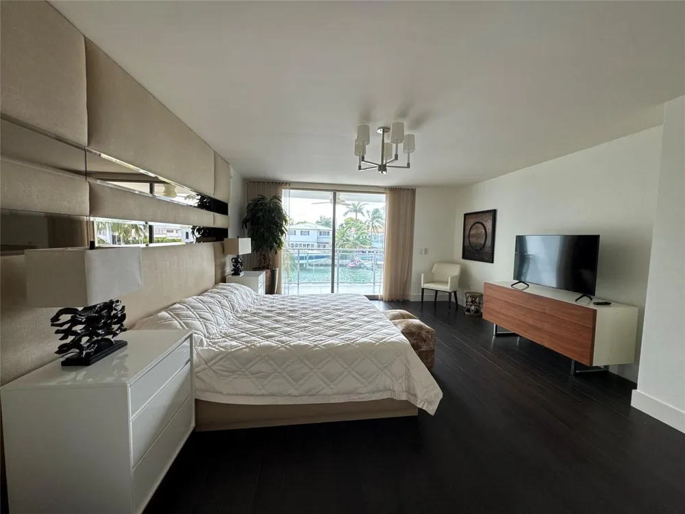 9400 W Bay Harbor Drive #202 Bay Harbor Islands, FL 33154