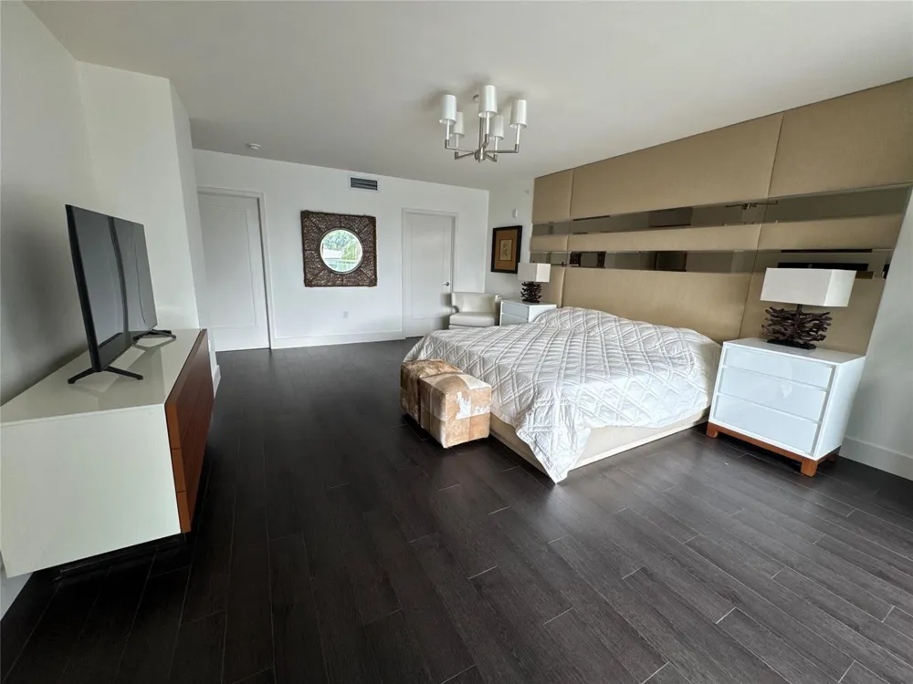 9400 W Bay Harbor Drive #202 Bay Harbor Islands, FL 33154