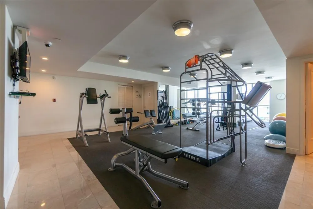 9400 W Bay Harbor Drive #202 Bay Harbor Islands, FL 33154